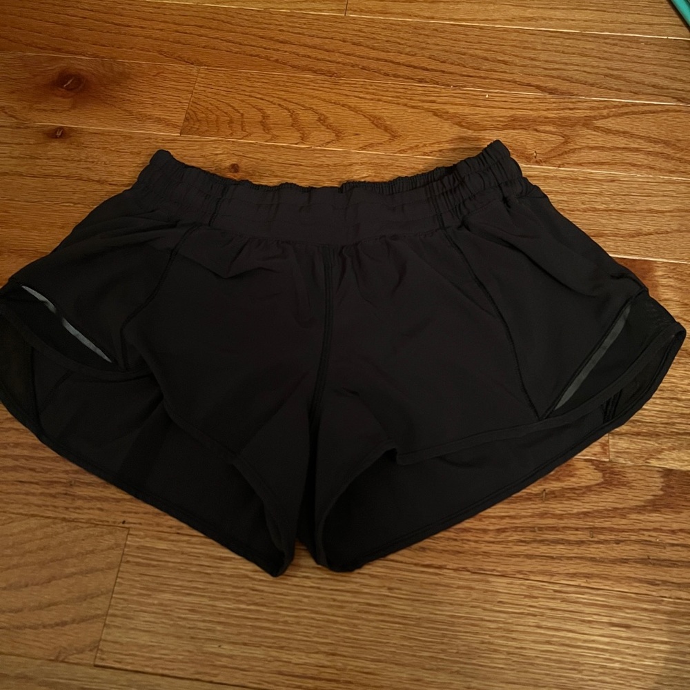 Lululemon hotty hot short 2.5 inch